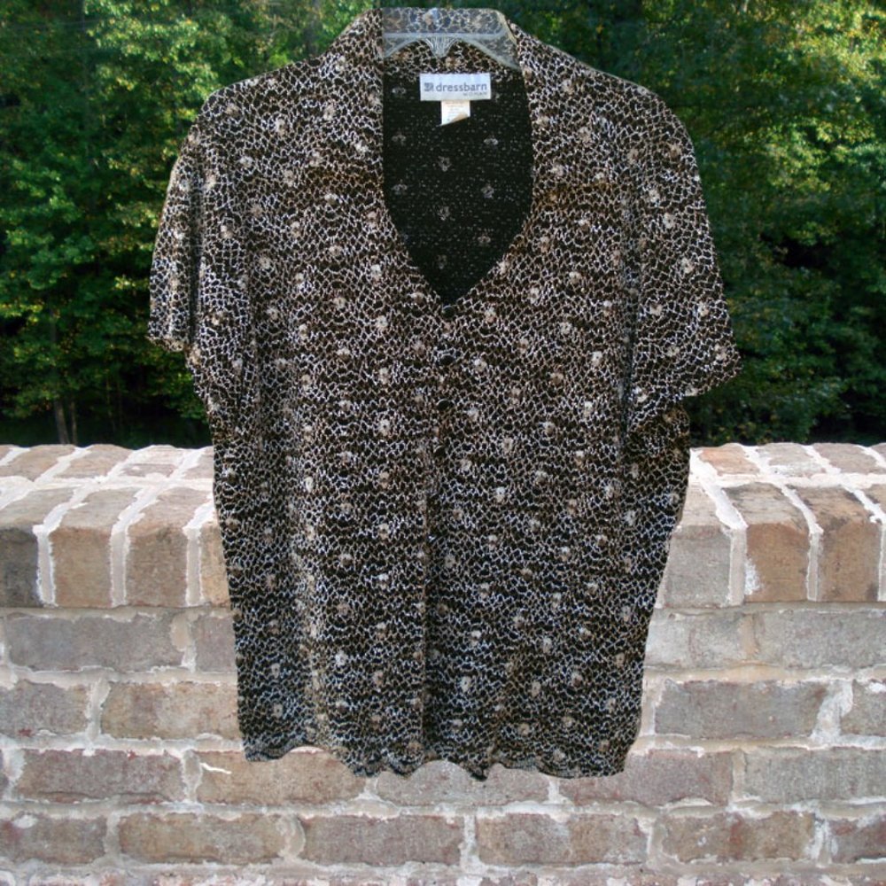Dress Barn Woman Top - 4 Front Buttons - Size 2X